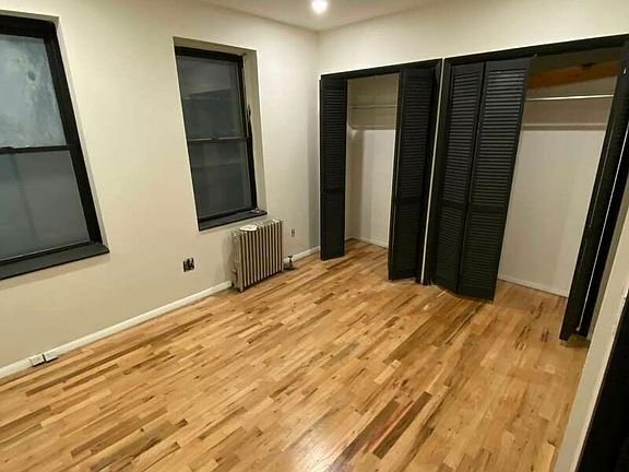 3rd image of 150 De Graw St #2F