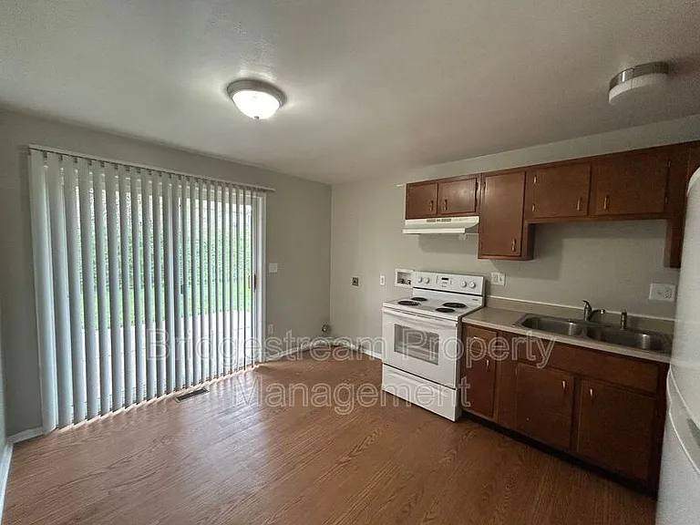 4952 Leeper St — Photo 4
