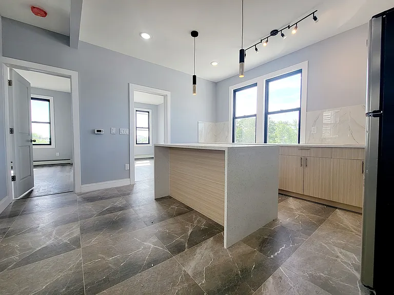 281 Cator Ave #6 — Photo 2