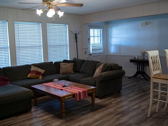 3rd image of 317 Lasalle Dr