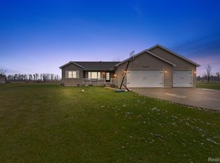 7445 Reid Rd, Swartz Creek, MI 48473
