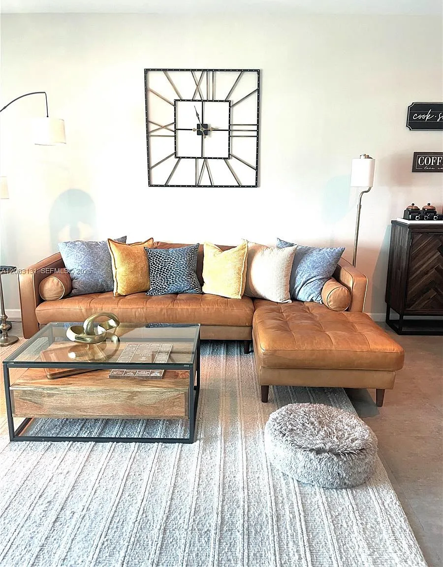 Marinablue Condo — Photo 3