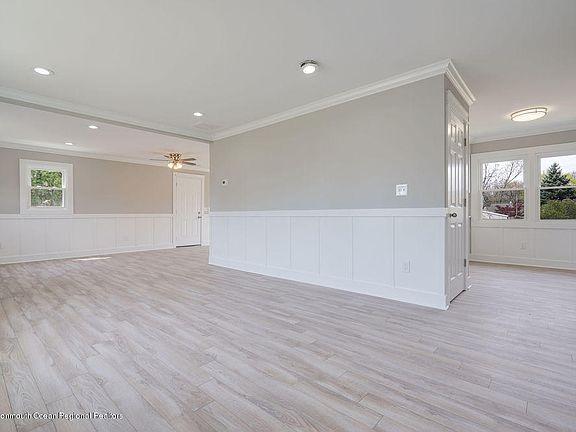 4th image of 198 Carol Dr