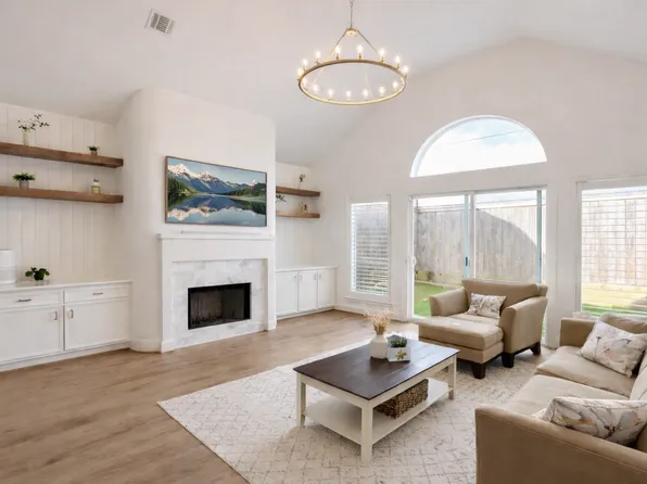 (undisclosed Address), Houston, TX 77025