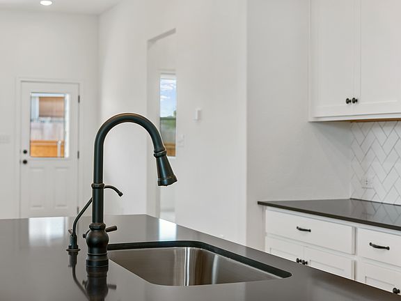 La Cima - Buchanan Interior Image 4