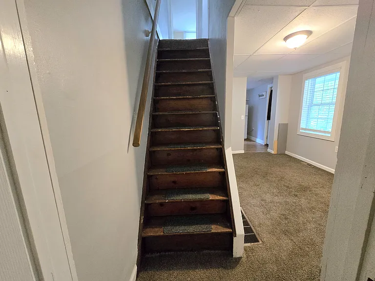 272 W William St — Photo 5