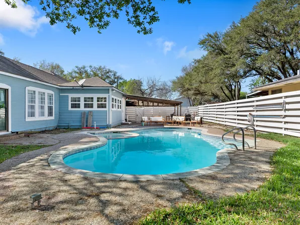 318 Victoria St, Navasota, TX 77868