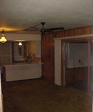 4th image of 1222 W Fletcher Ave
