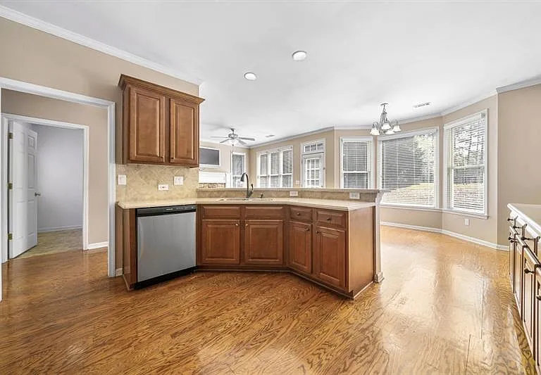 130 Candler Ct — Photo 18