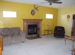 1938 Fishermans Trl, Madison, OH 44057