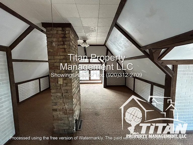 2034 Jefferson St — Photo 1