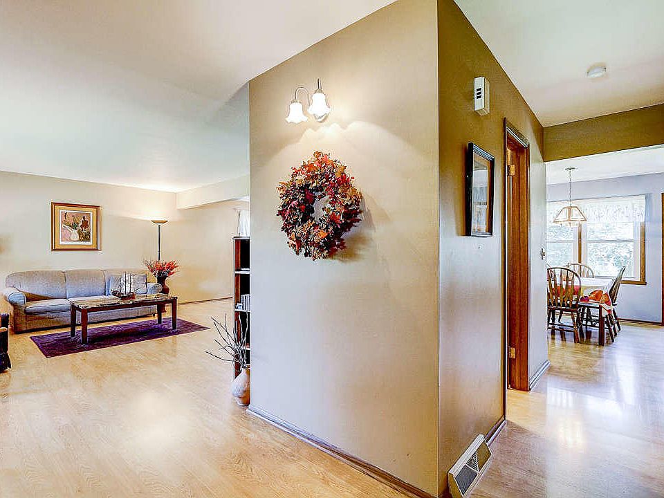 1st image of 6728 Hill Park Ct