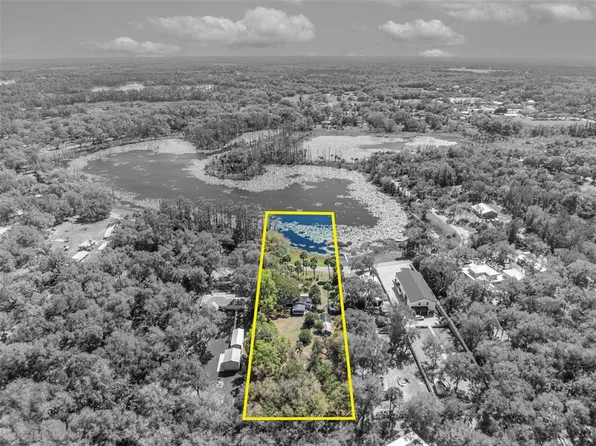 390 Lake Geneva Rd, Geneva, FL 32732