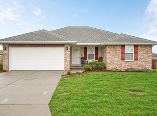 202 N Lake Ave, Clever, MO 65631