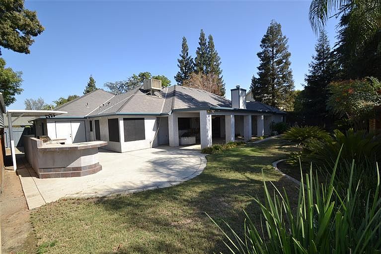 2nd image of 2078 Richert Ave