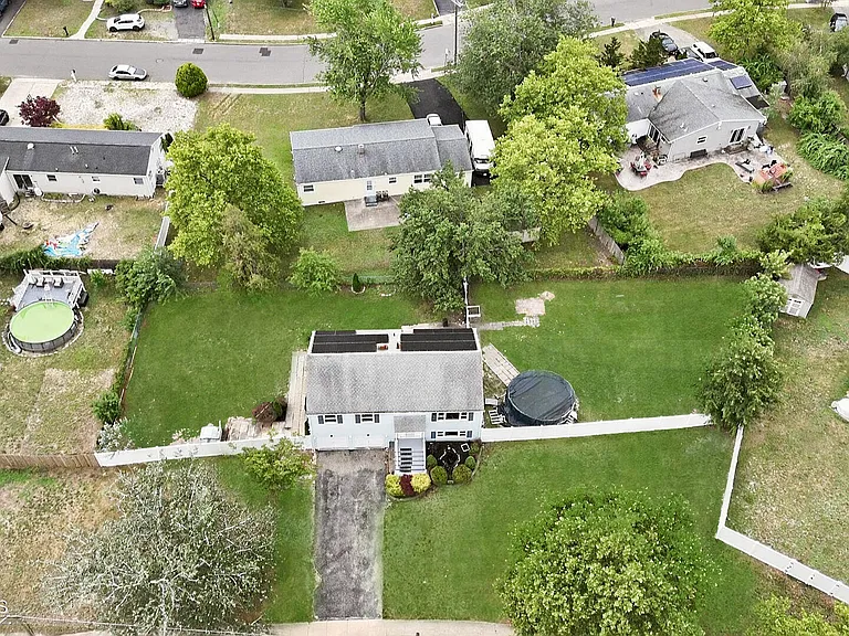 1029 Lucy Ln — Photo 24