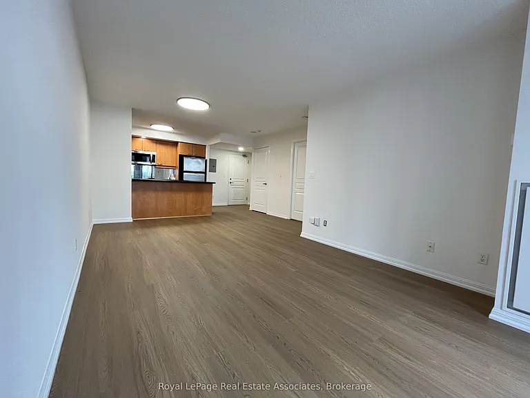140 Simcoe St #1512 — Photo 6
