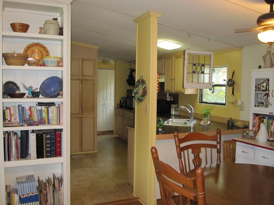 Dining room/kitchen