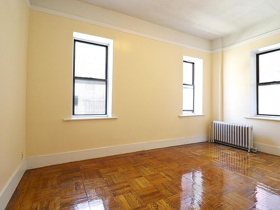 4th image of 45 E Mosholu Pkwy N APT 1