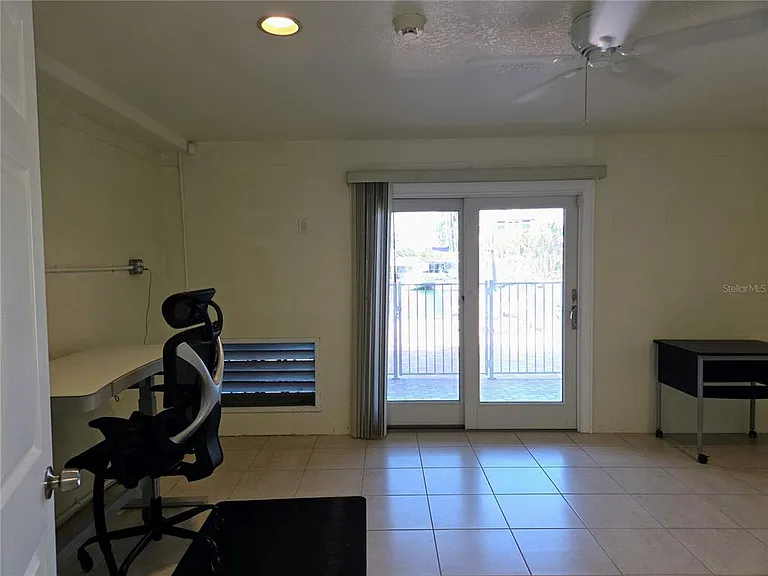 11820 Capri Cir S — Photo 40
