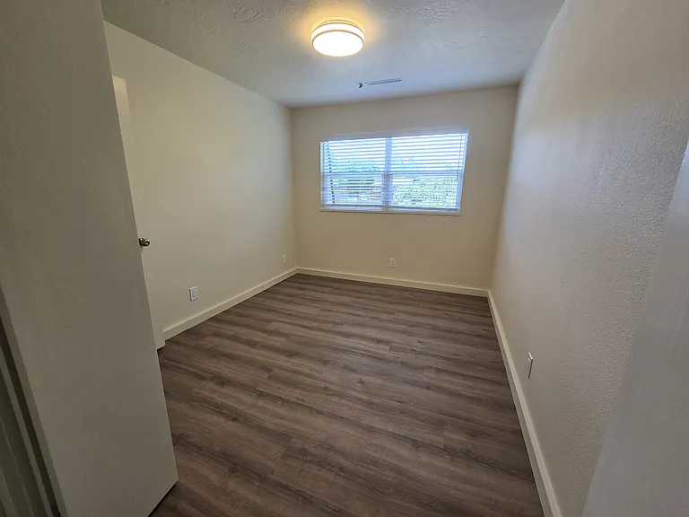 405 N 16th Ave #B — Photo 18
