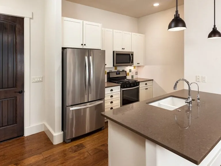1740 Arcadian Ave — Photo 4