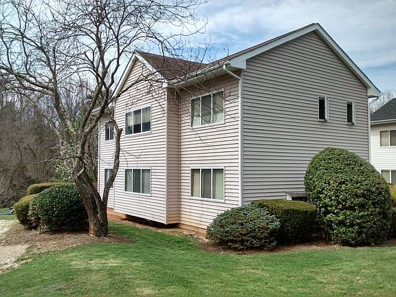 2nd image of 718-728 Plunkett St #724A
