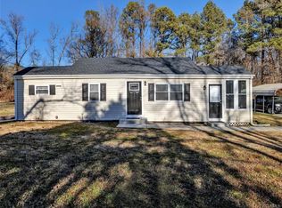19501 Woodpecker Rd, South Chesterfield, VA 23803