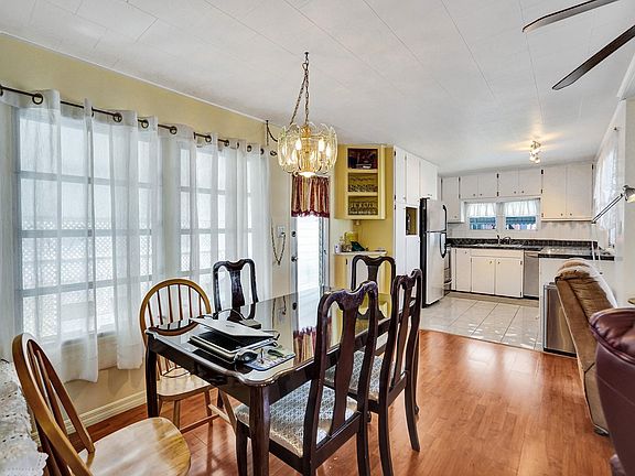 3rd image of 8560 SW 18th Court