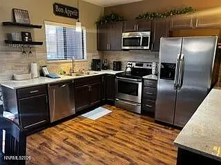 3 bed, 2.5 bath, 3054 sqft, $3,200 — Photo 2