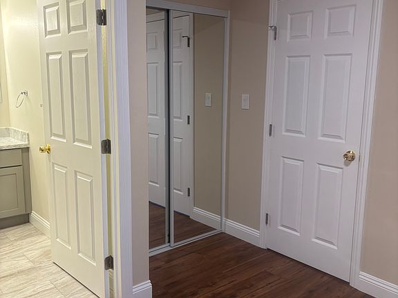 Attached bathroom to 1st bedroom