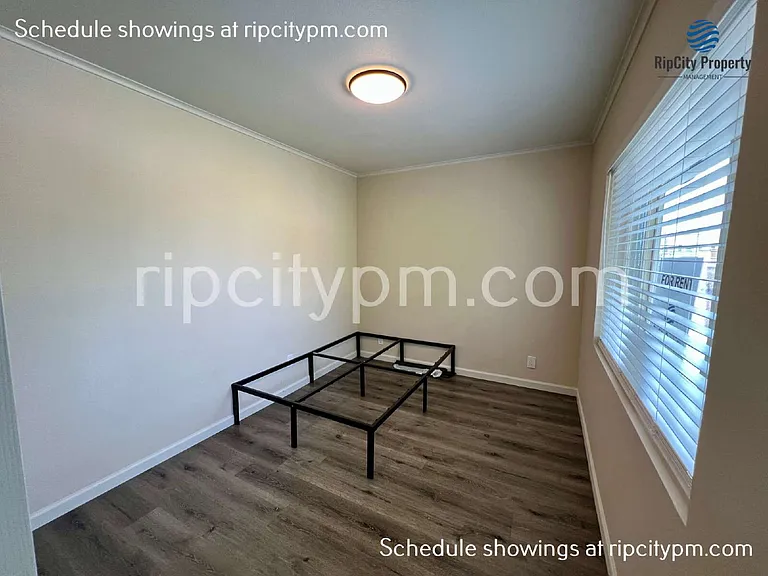 239 NE Lincoln St #2 — Photo 6