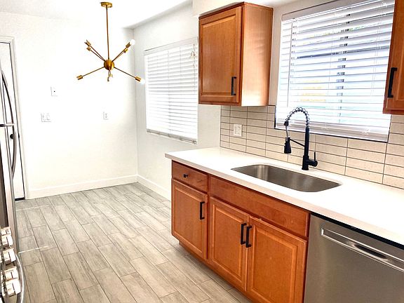 4th image of 1009 S Roosevelt St #1011