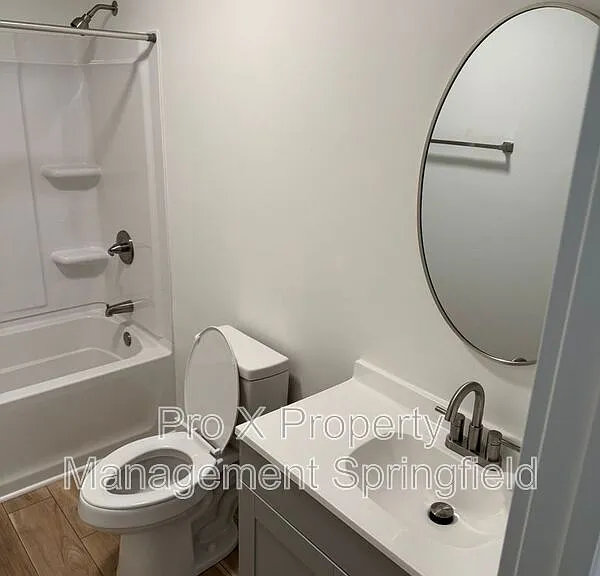 615 E Bain St — Photo 11