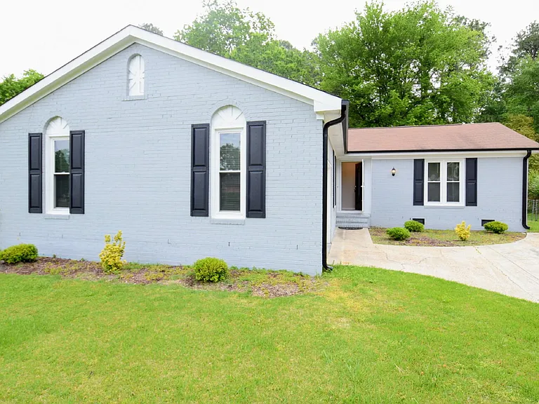 4408 Chesterbrook Dr — Photo 2