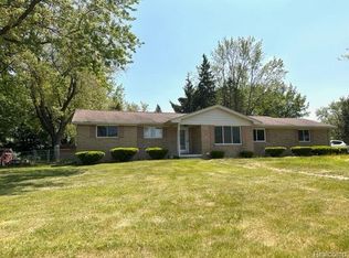 4413 Post Dr, Flint, MI 48532