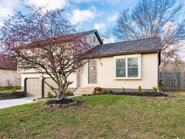 7821 Royce Hall Ln, Charlotte, NC 28216