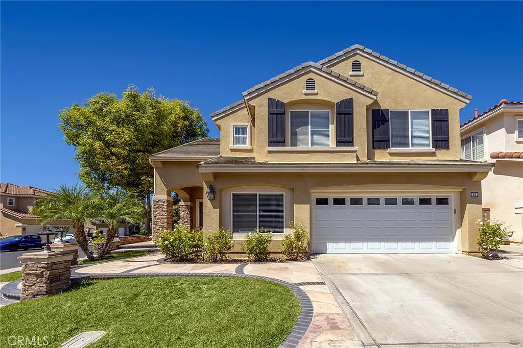 5 bed, 3048 sqft, $5,998 — Photo 1