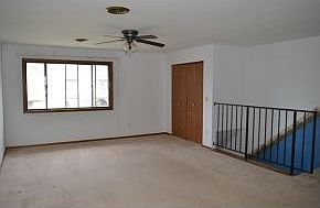 3rd image of 863 Americana Dr
