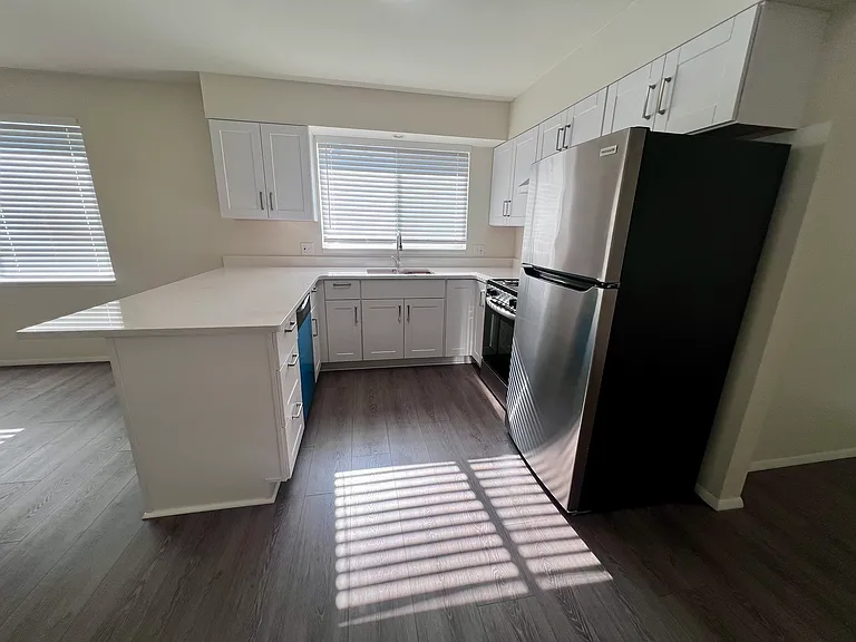 1322 Chestnut St — Photo 5