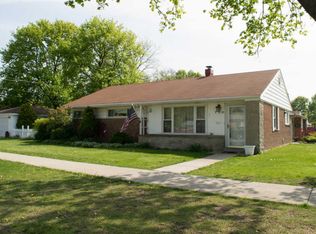 710 E Algonquin Rd, Des Plaines, IL 60016