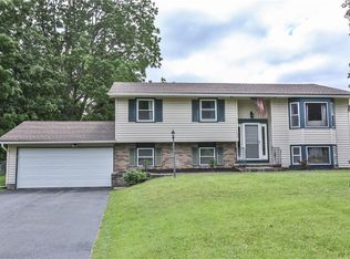 10 Ivory Way, Henrietta, NY 14467