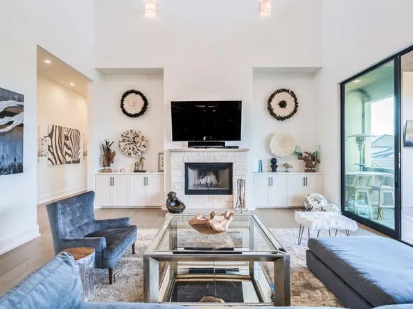 10 Monarch Oaks Ln, Austin, TX 78738