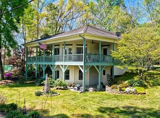 218 Lakeshore Dr, Hayesville, NC 28904