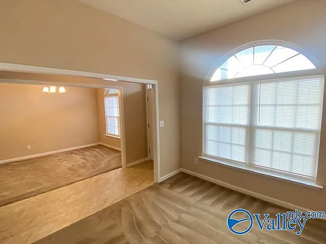 4 bed, 2.0 bath, 2160 sqft, $1,750 — Photo 4
