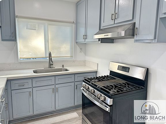 4th image of 833 E 1st St #1
