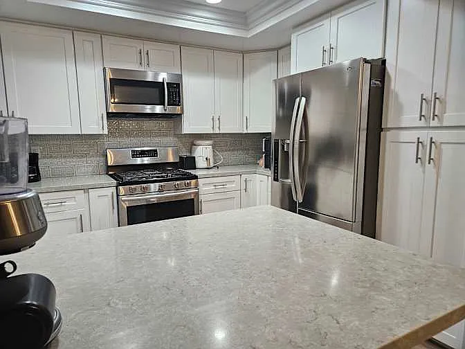 3 bed, $1,935 — Photo 3