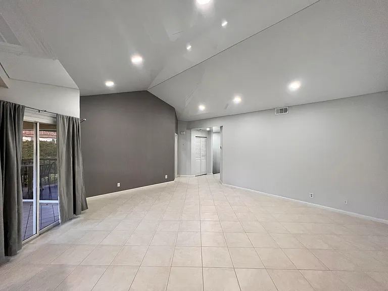 6614 Via Regina — Photo 11