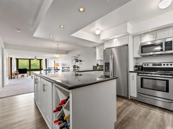 501 Hahaione St #114H, Honolulu, HI 96825