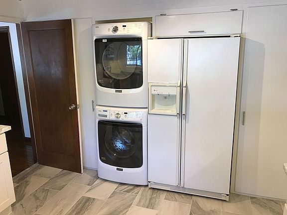 5th image of 760 Rosewood Dr
